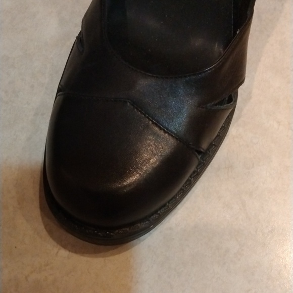 Aerosoles baby boomer black leather wedge shoe with ankle strap, size 8.5 - Picture 6 of 8